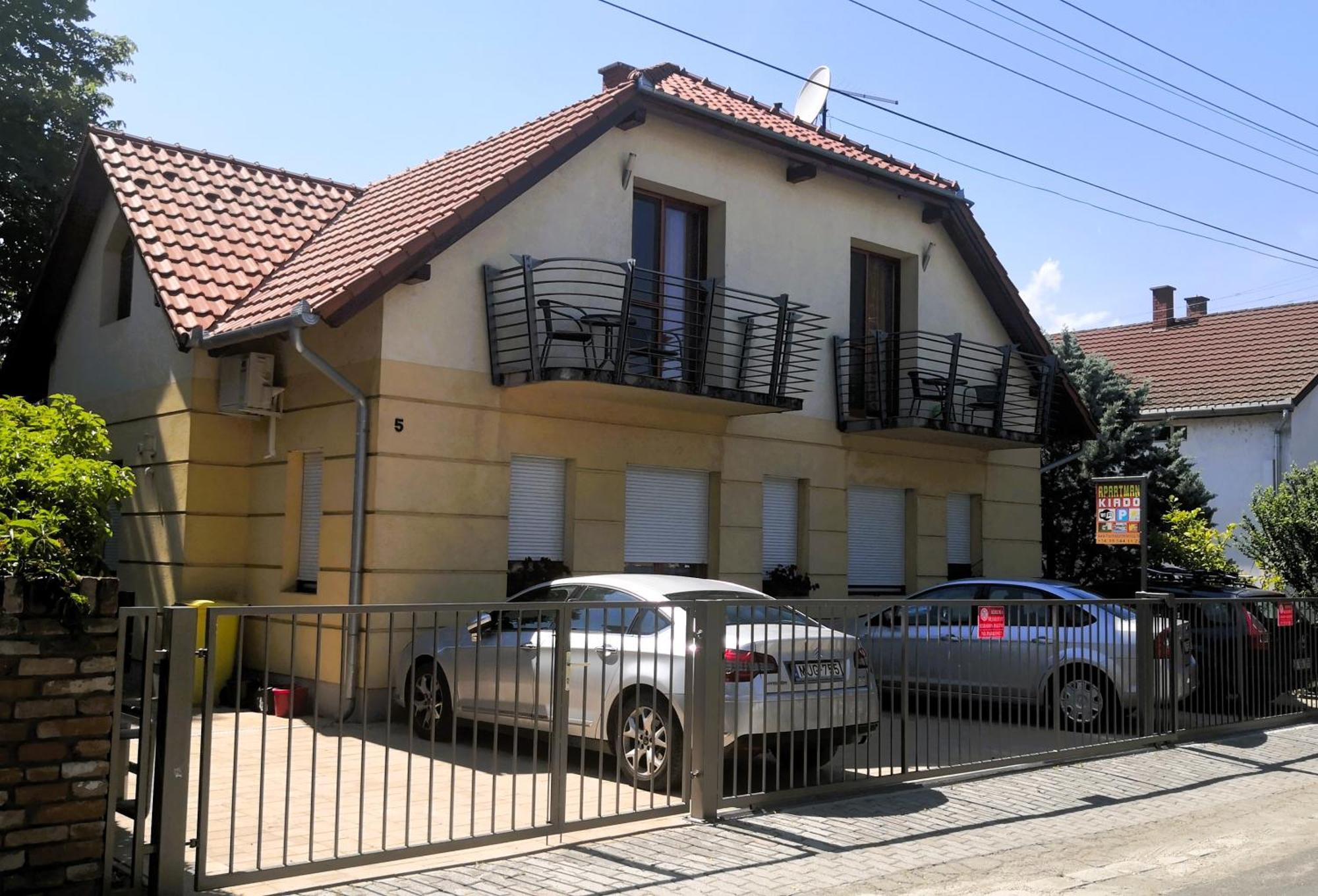 شقة Frank Apartmanhaz Balatonboglár المظهر الخارجي الصورة