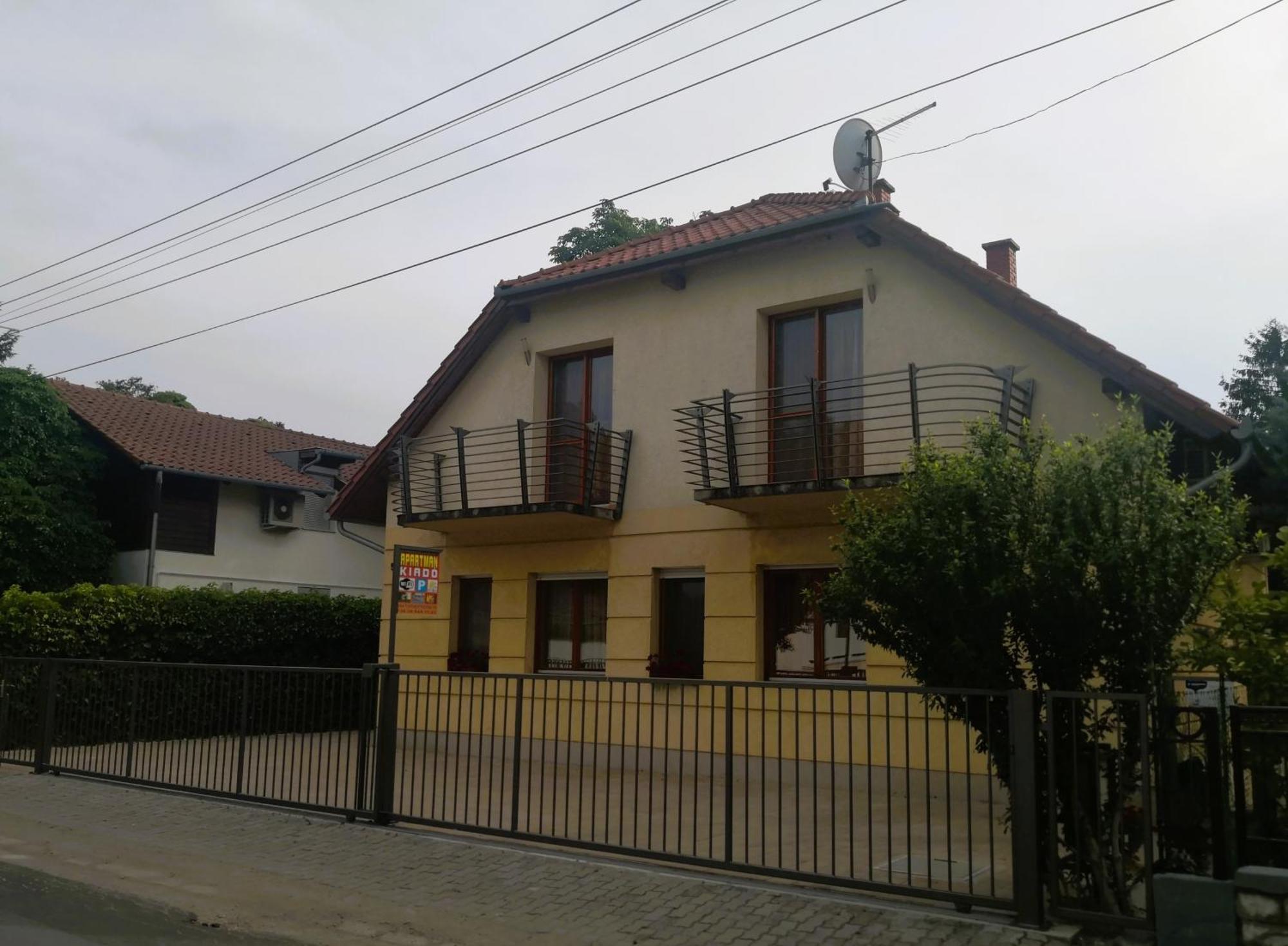 شقة Frank Apartmanhaz Balatonboglár المظهر الخارجي الصورة